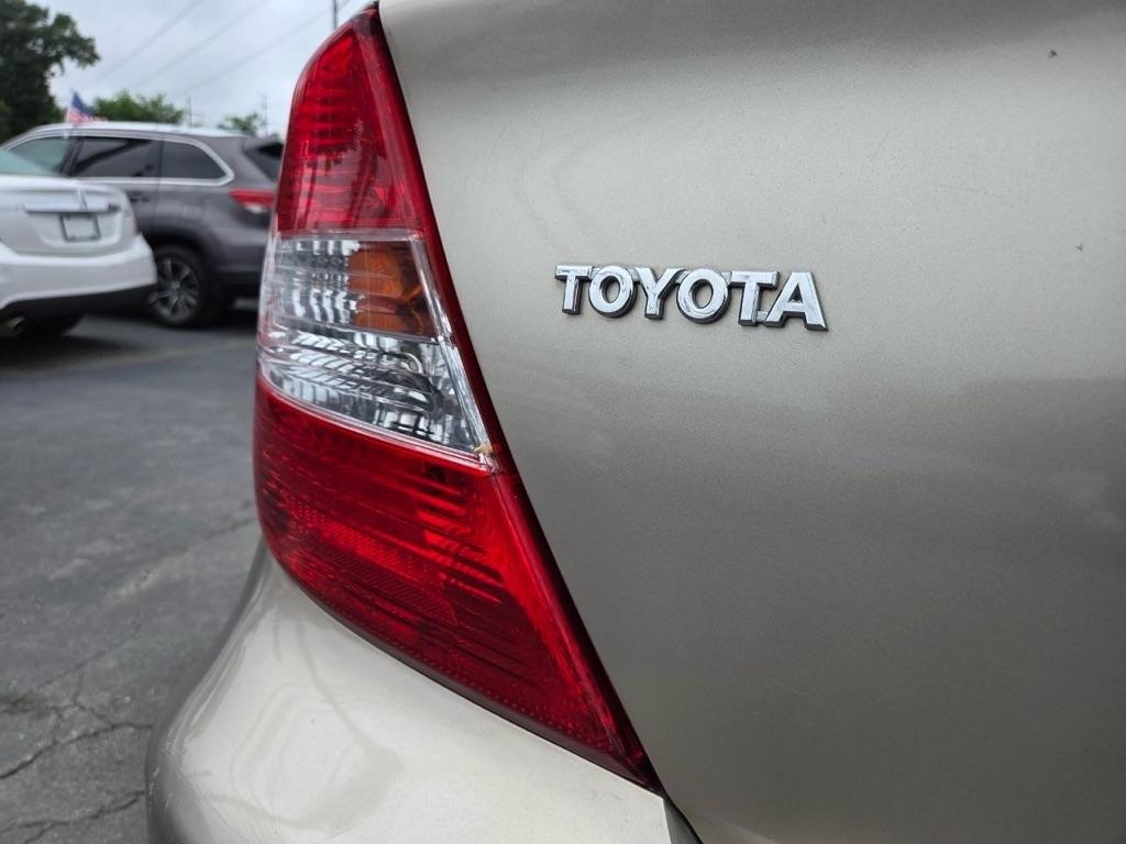 Toyota Camry LE V6 2002