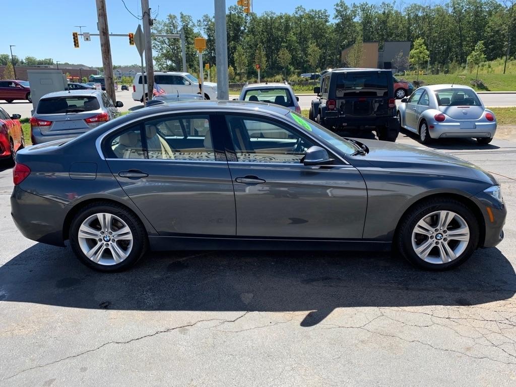BMW 3-Series 330i xDrive SULEV Sedan 2017
