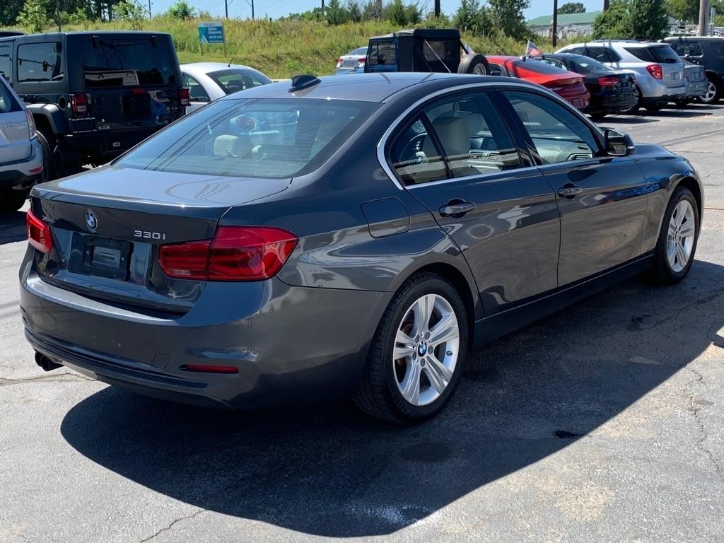 BMW 3-Series 330i xDrive SULEV Sedan 2017