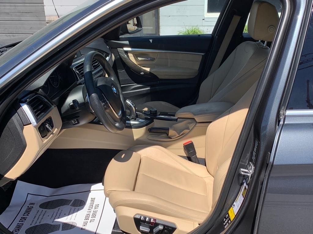 BMW 3-Series 330i xDrive SULEV Sedan 2017