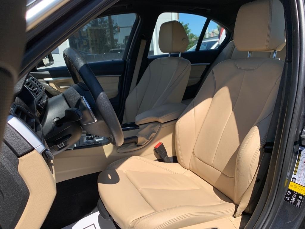 BMW 3-Series 330i xDrive SULEV Sedan 2017