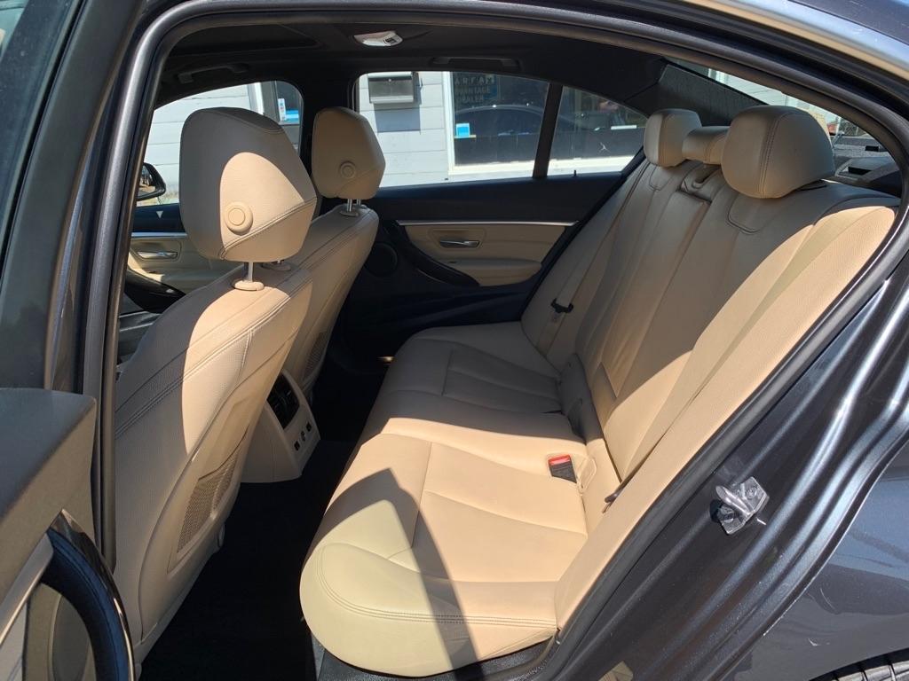 BMW 3-Series 330i xDrive SULEV Sedan 2017