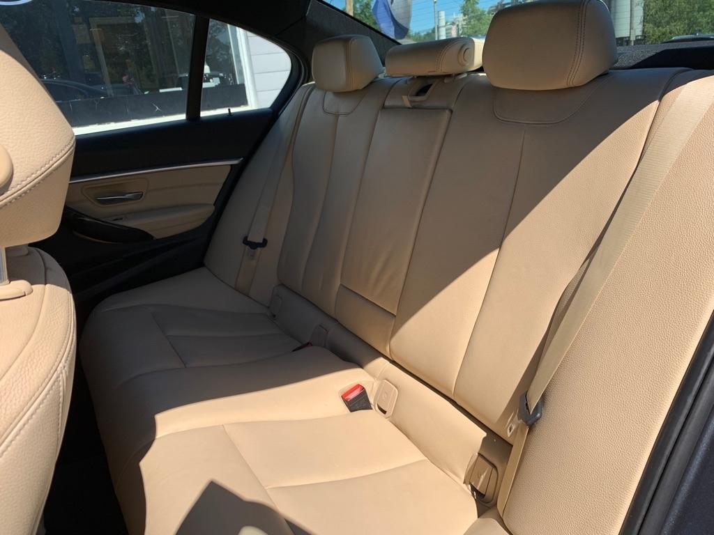 BMW 3-Series 330i xDrive SULEV Sedan 2017