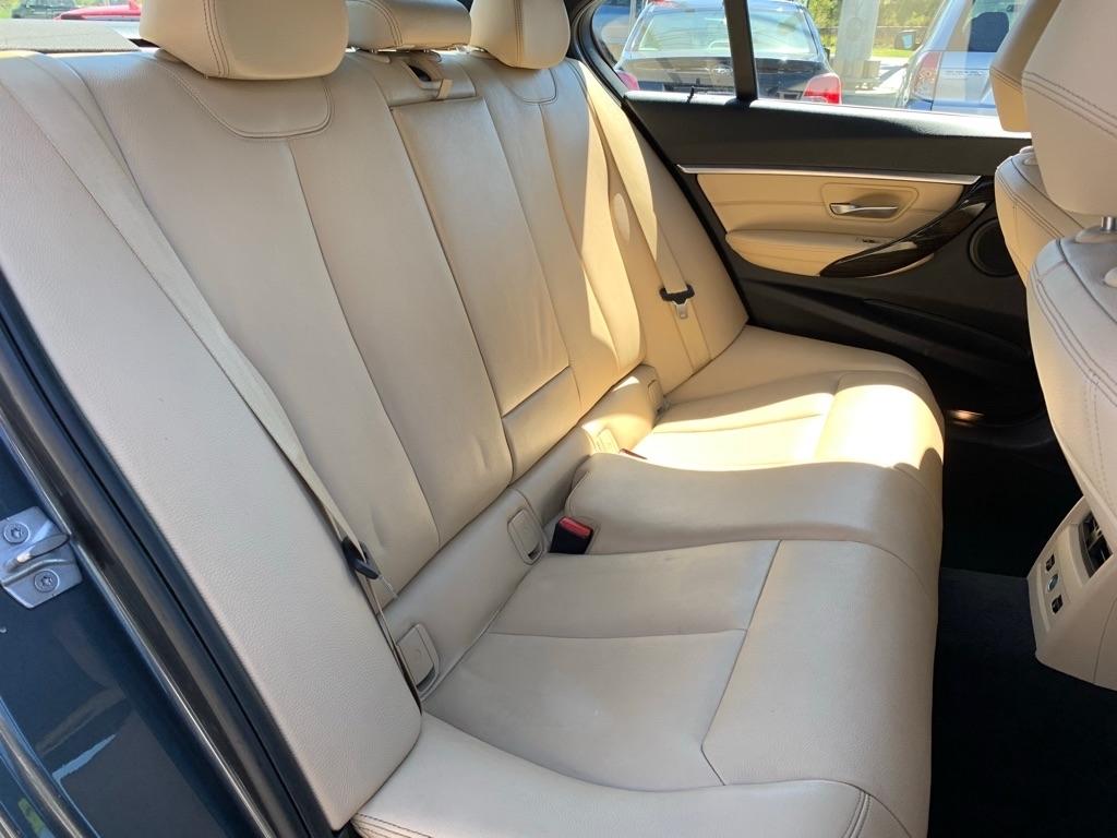 BMW 3-Series 330i xDrive SULEV Sedan 2017