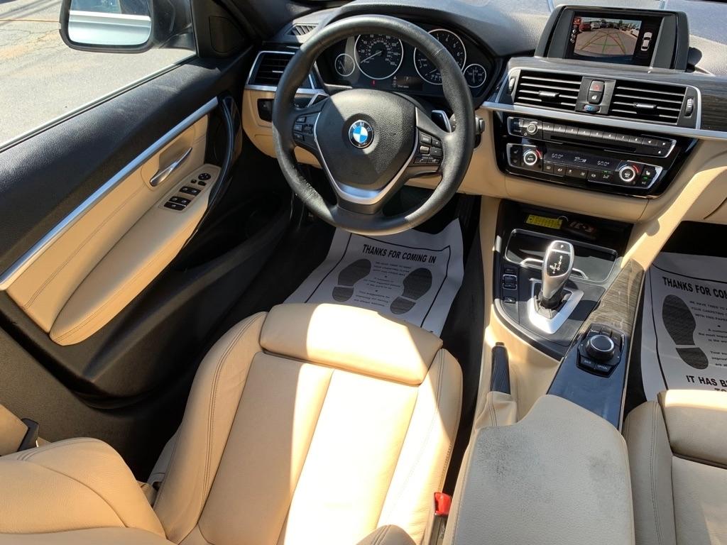 BMW 3-Series 330i xDrive SULEV Sedan 2017