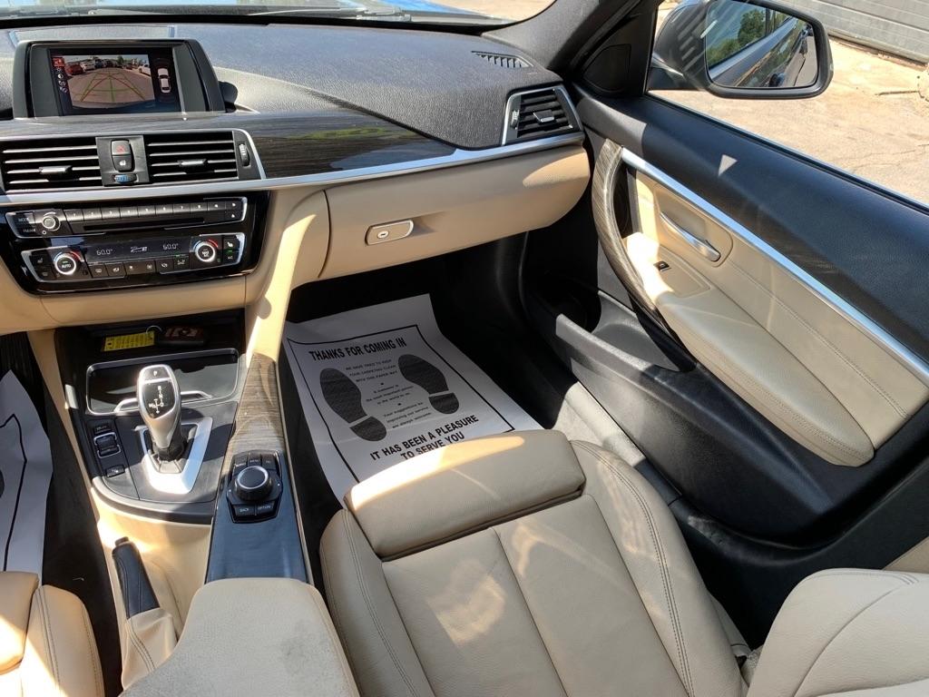 BMW 3-Series 330i xDrive SULEV Sedan 2017