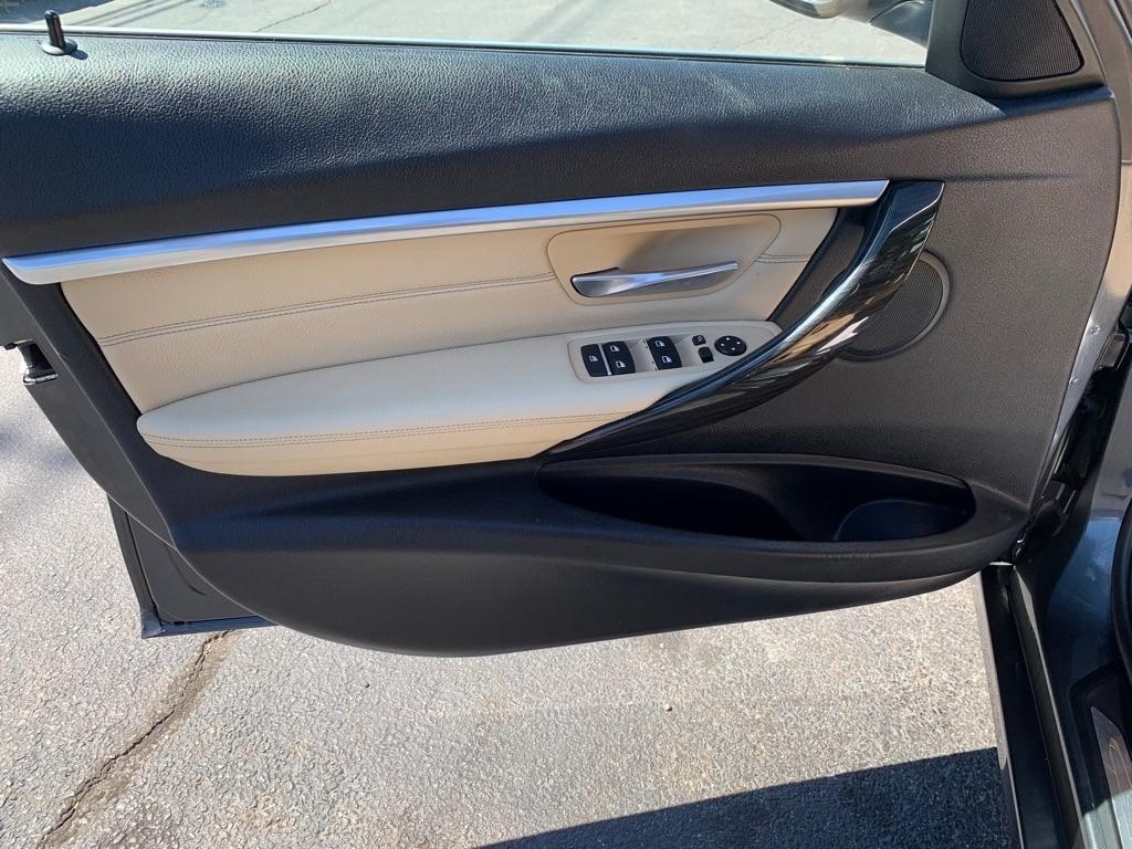 BMW 3-Series 330i xDrive SULEV Sedan 2017