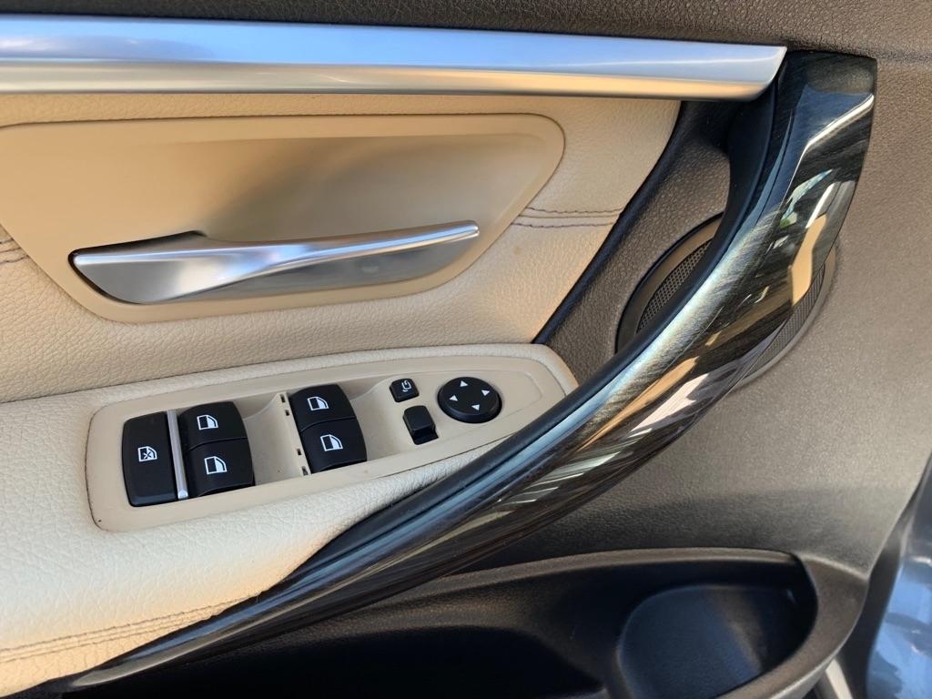 BMW 3-Series 330i xDrive SULEV Sedan 2017
