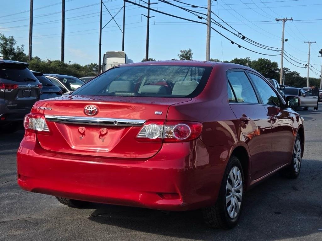 Toyota Corolla LE 4-Speed AT 2013