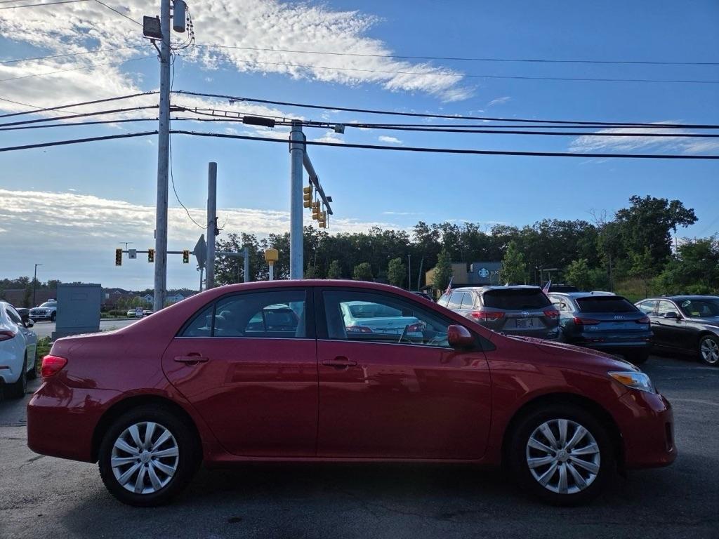Toyota Corolla LE 4-Speed AT 2013