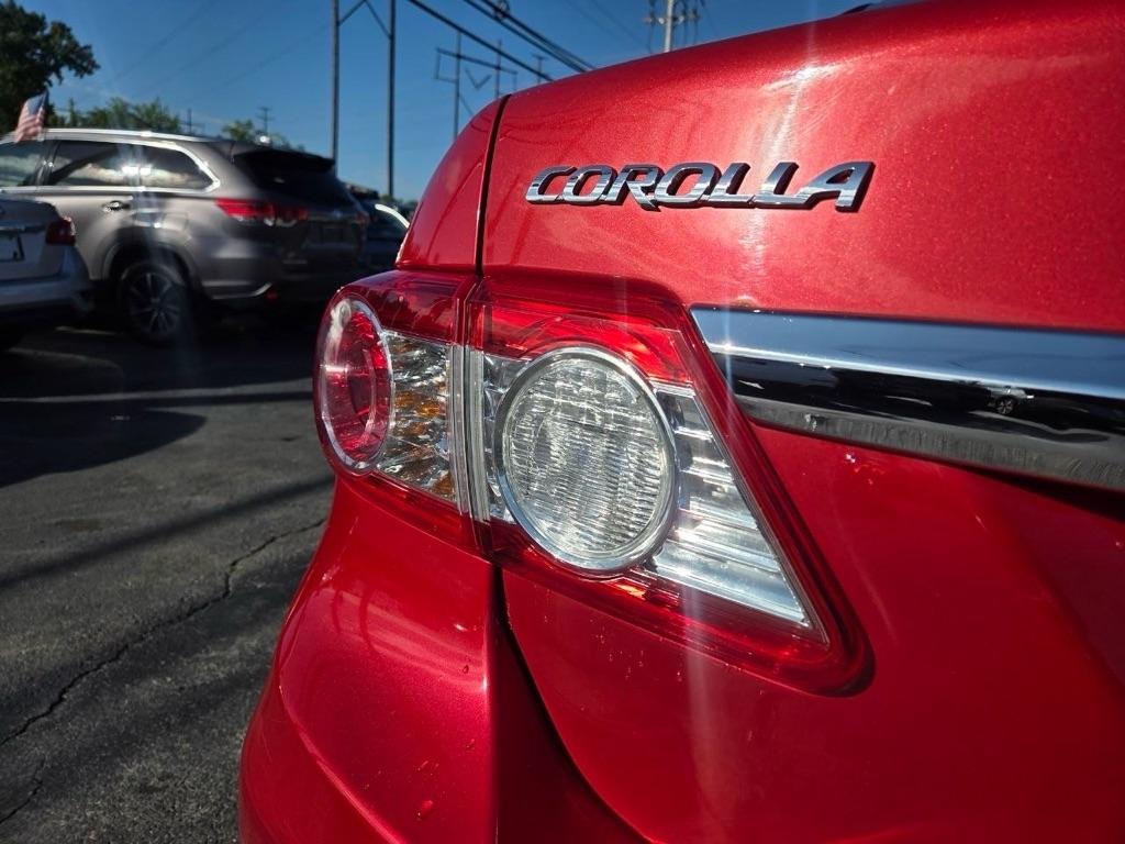 Toyota Corolla LE 4-Speed AT 2013
