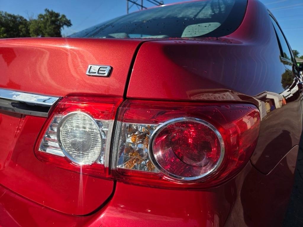 Toyota Corolla LE 4-Speed AT 2013