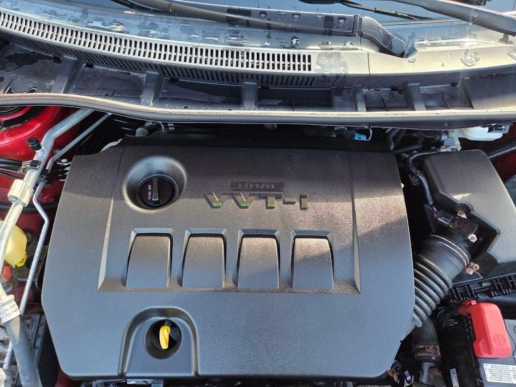 Toyota Corolla LE 4-Speed AT 2013
