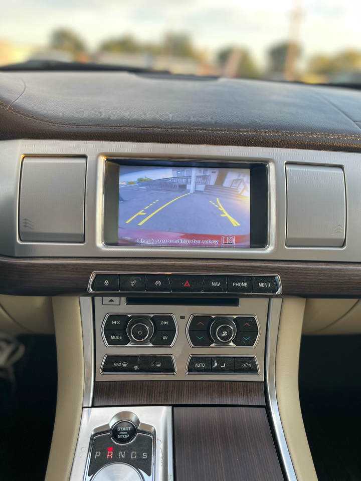 Jaguar XF-Series XF 3.0L V6 SC AWD 2013