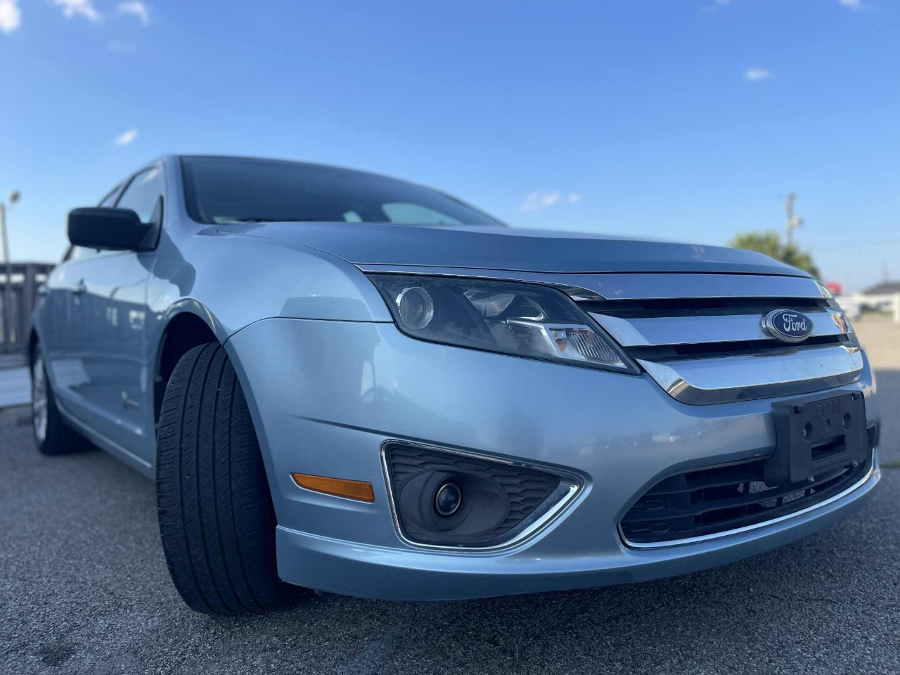 Ford Fusion Hybrid Sedan 2011