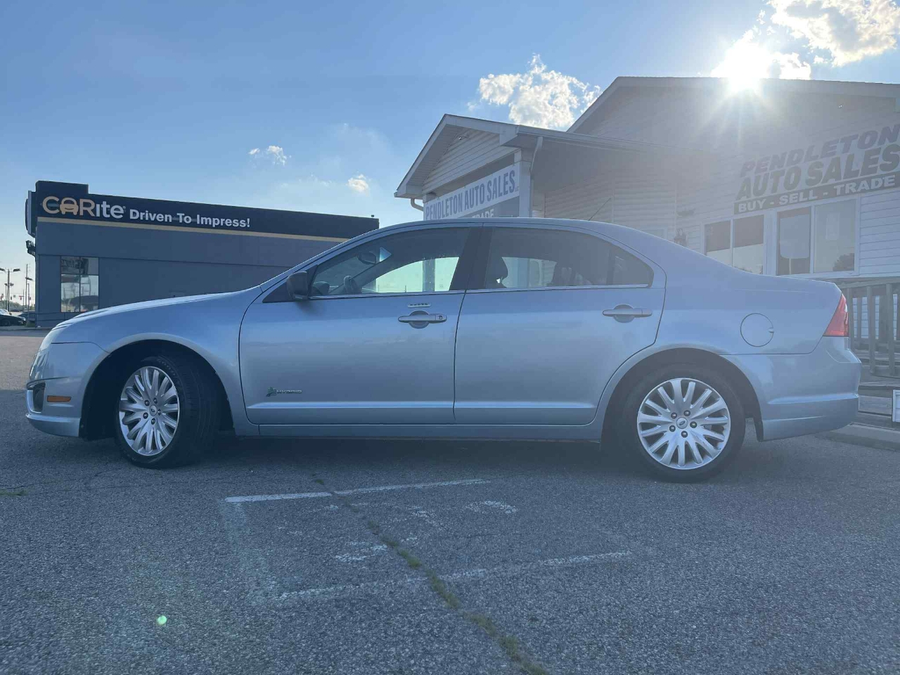 Ford Fusion Hybrid Sedan 2011