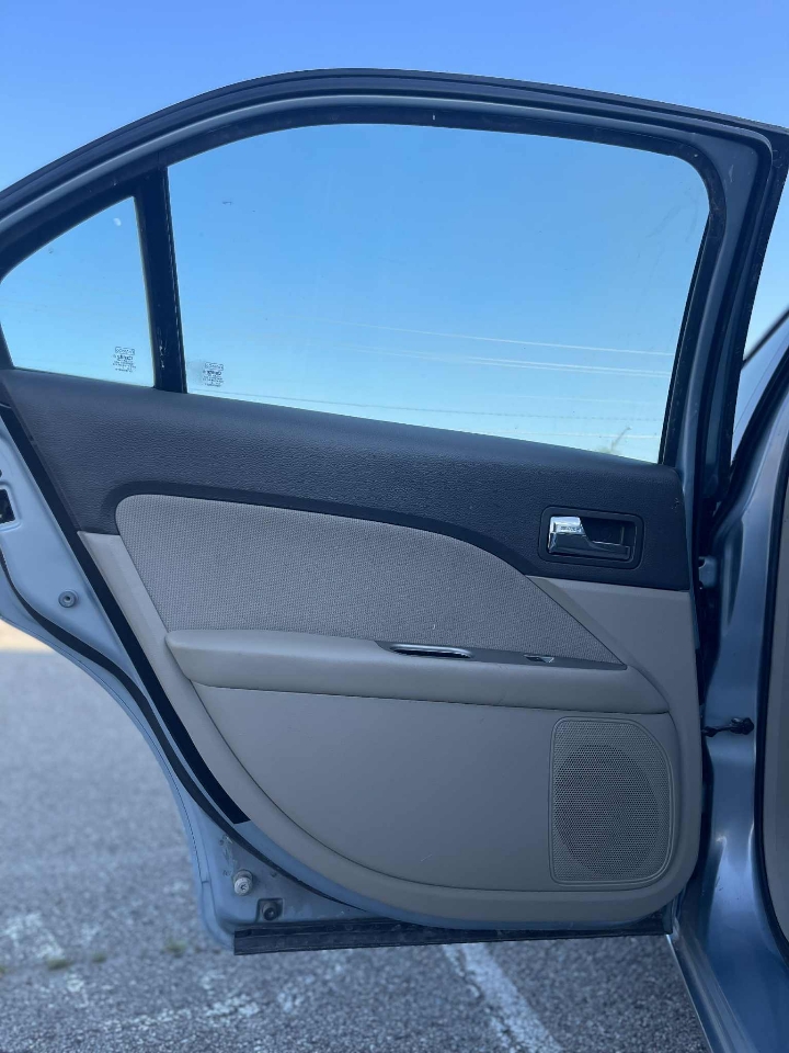 Ford Fusion Hybrid Sedan 2011