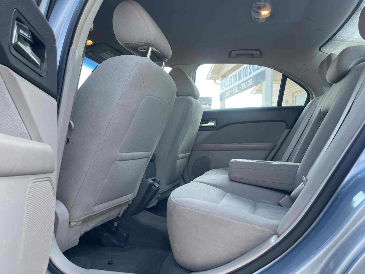 Ford Fusion Hybrid Sedan 2011