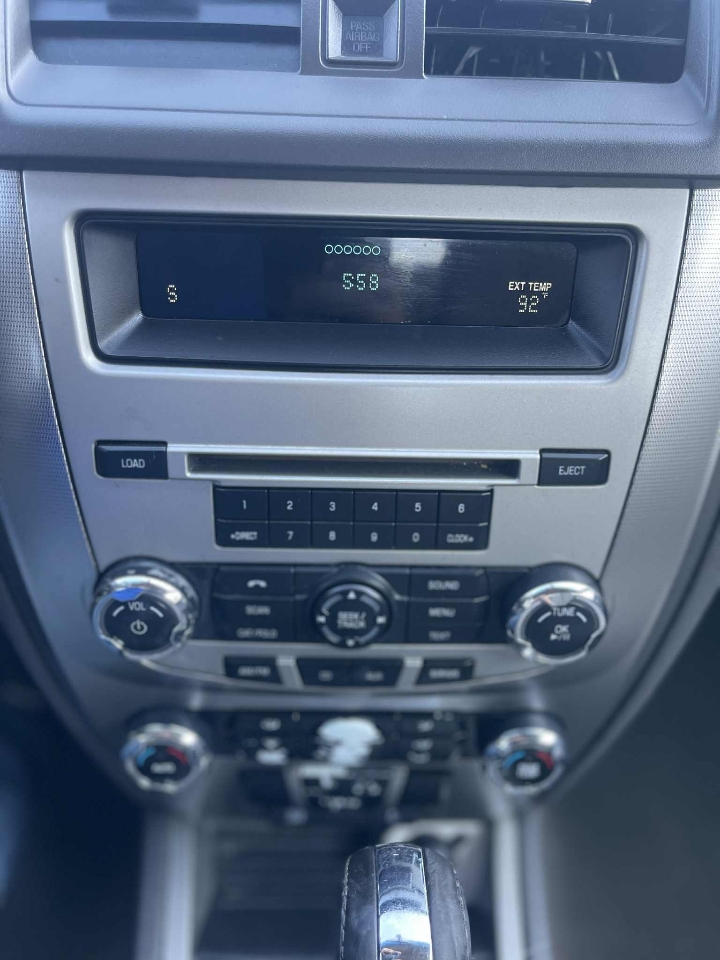 Ford Fusion Hybrid Sedan 2011
