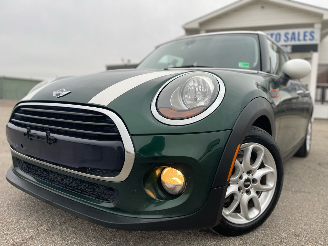 2017 MINI Cooper Base's photo