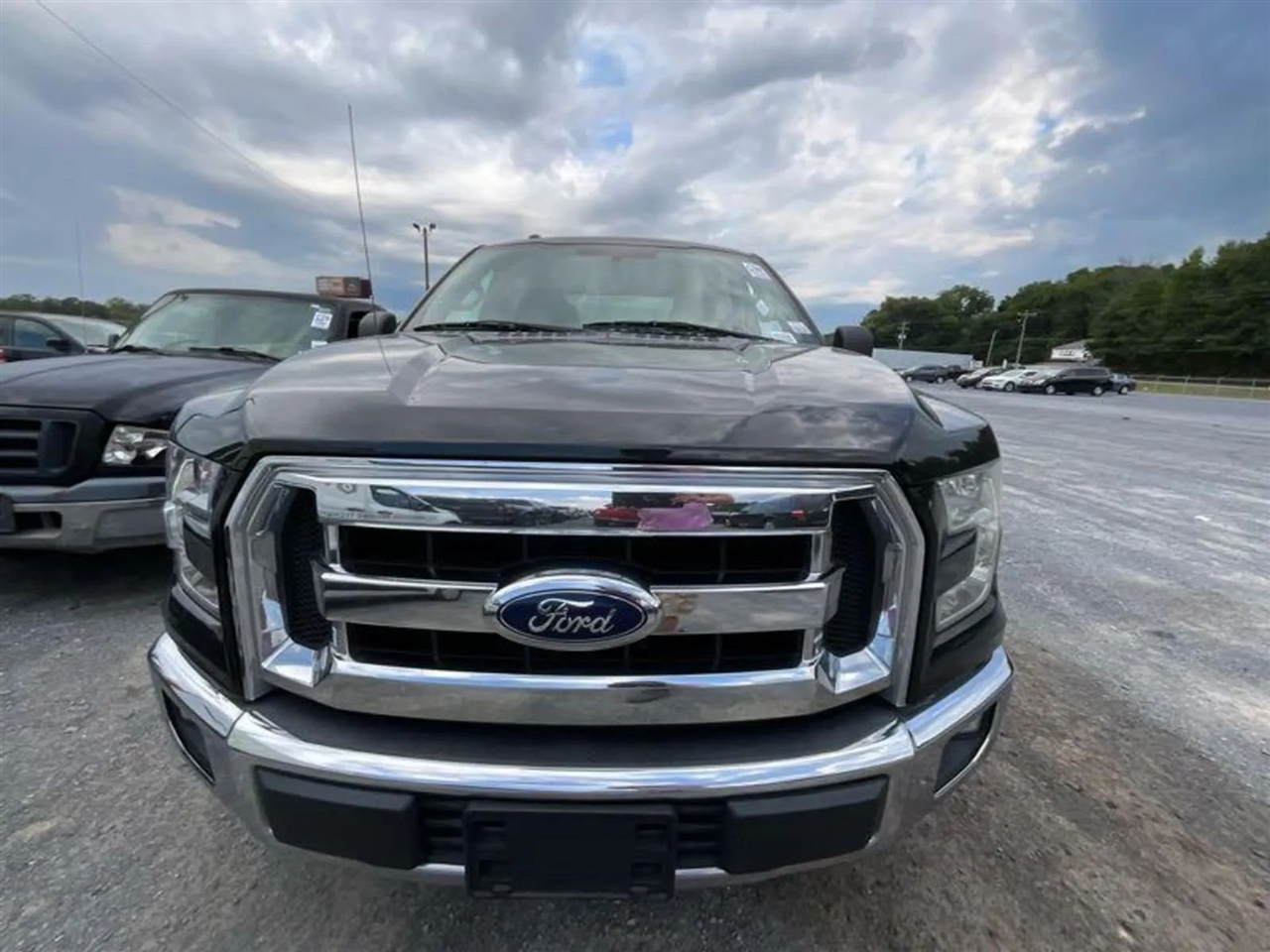 2015 Ford F-150 XLT photo 3