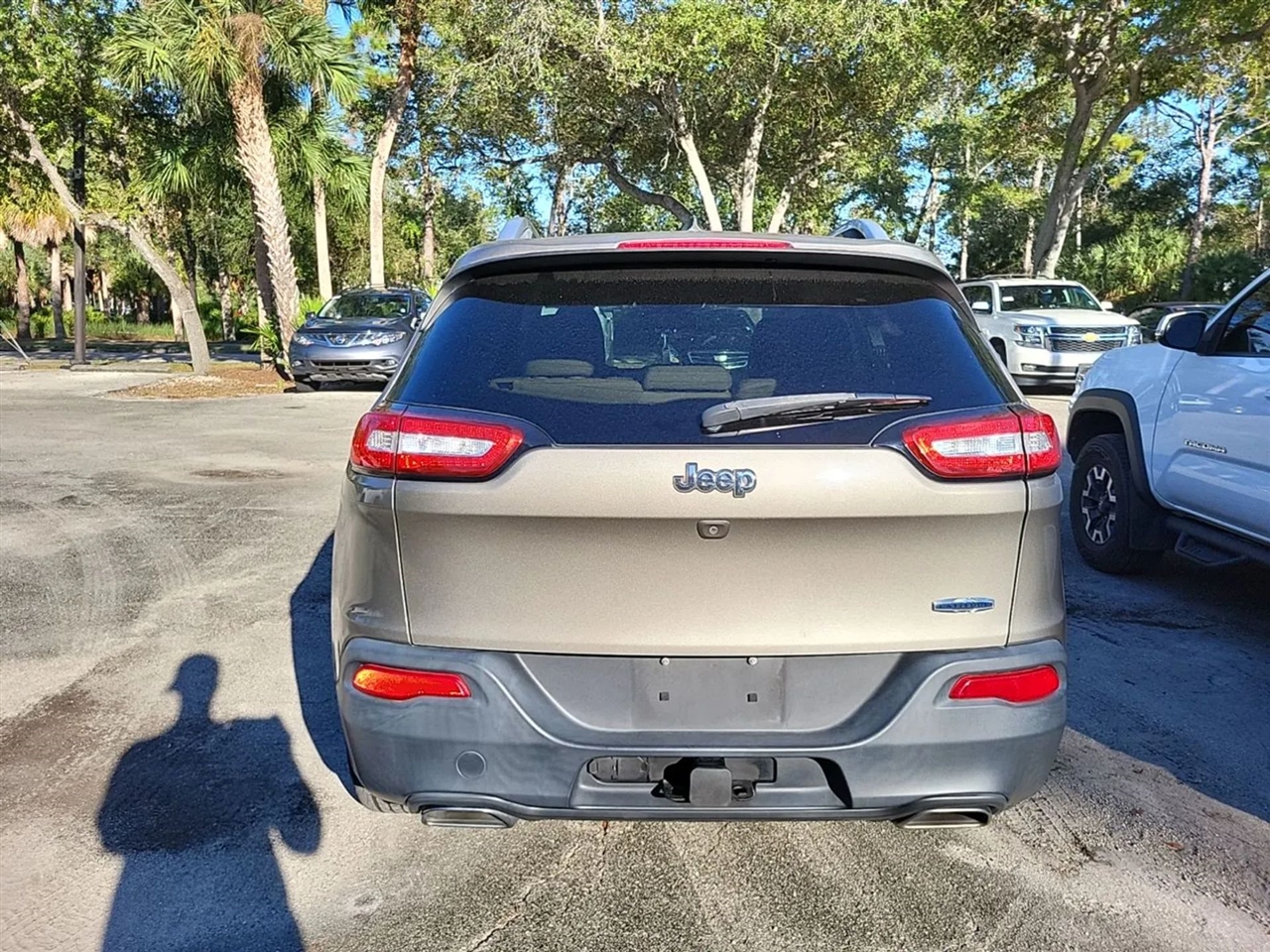 2017 Jeep Cherokee Latitude Sport photo 4