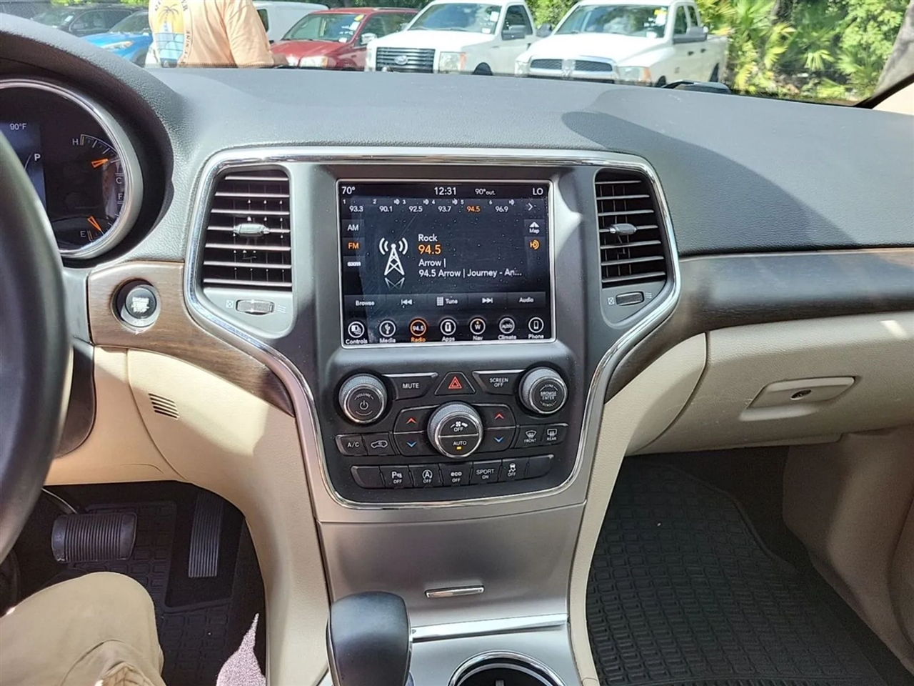 2018 Jeep Grand Cherokee Laredo E Sport photo 2