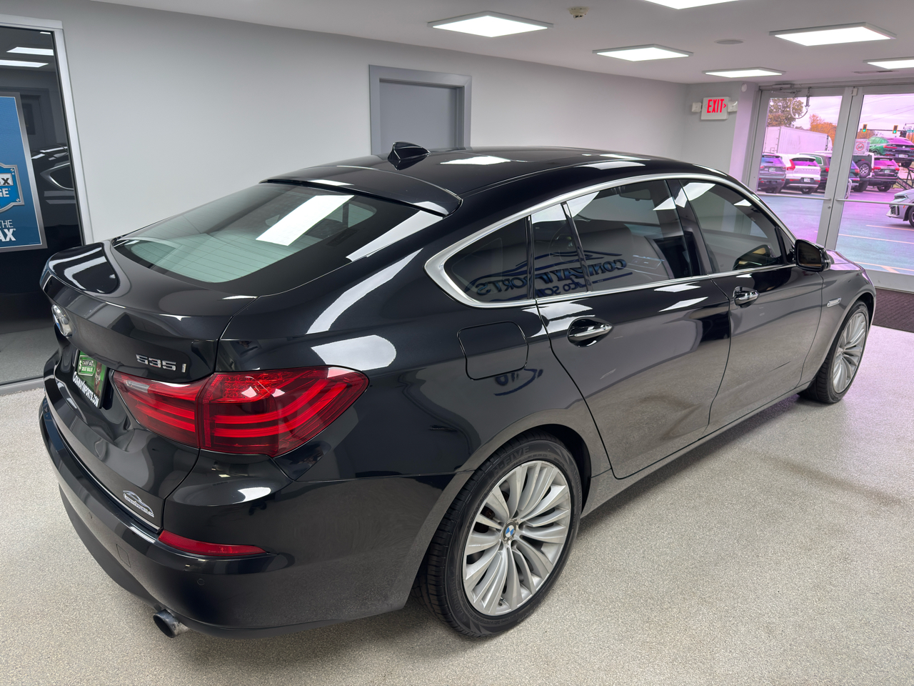 BMW 5-Series Gran Turismo 535xi GT 2014