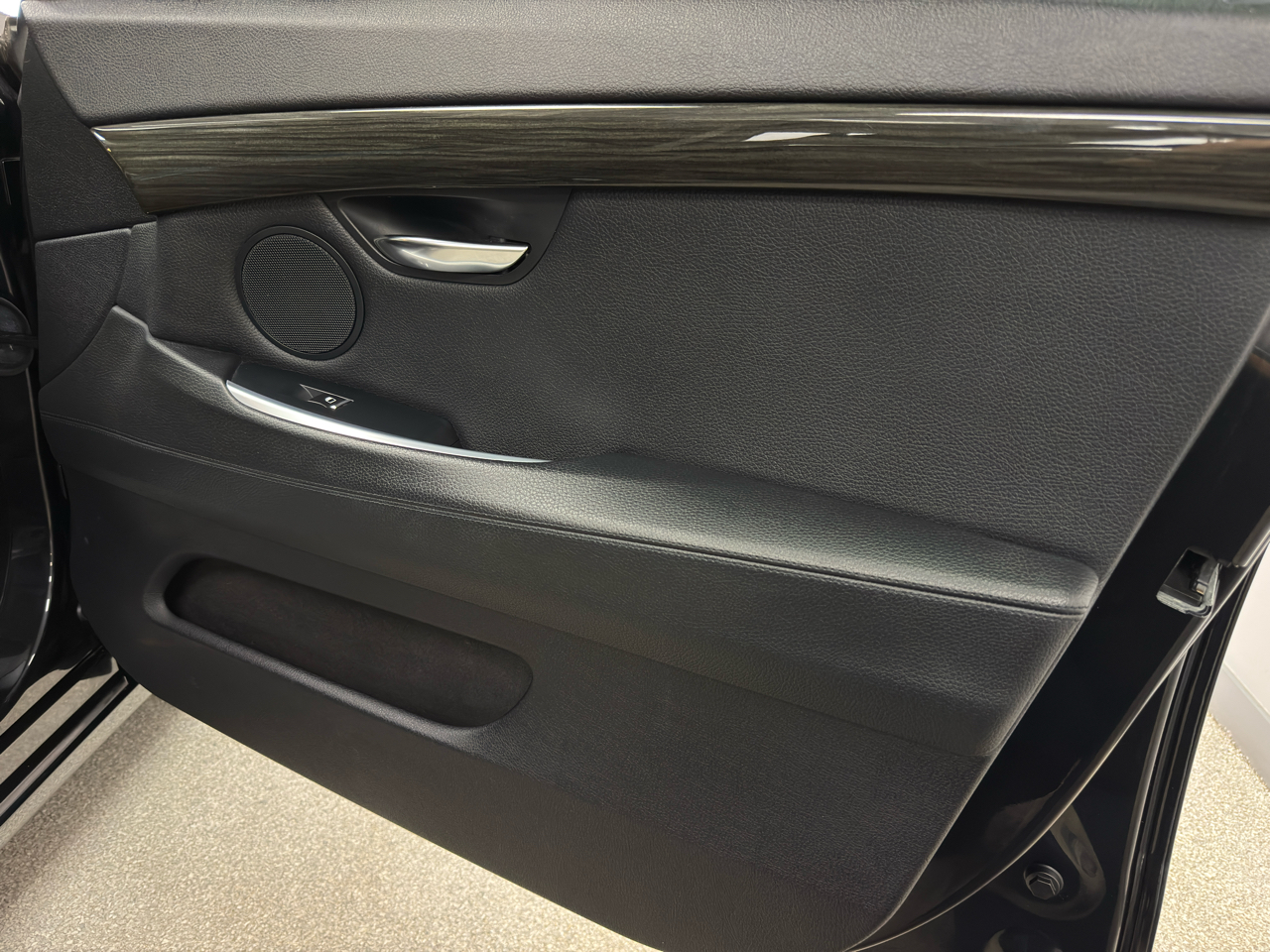 BMW 5-Series Gran Turismo 535xi GT 2014