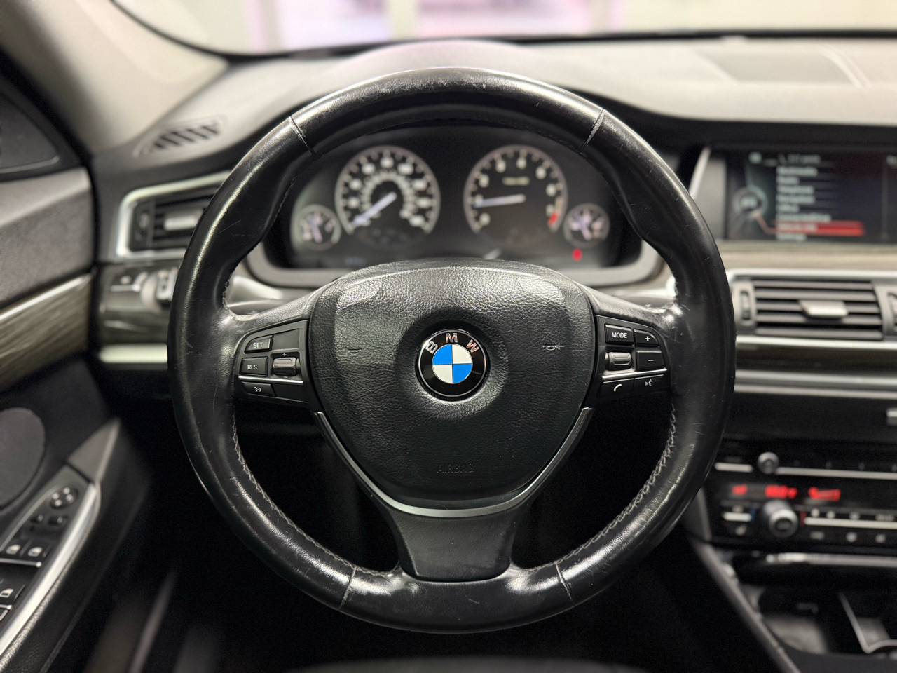 BMW 5-Series Gran Turismo 535xi GT 2014