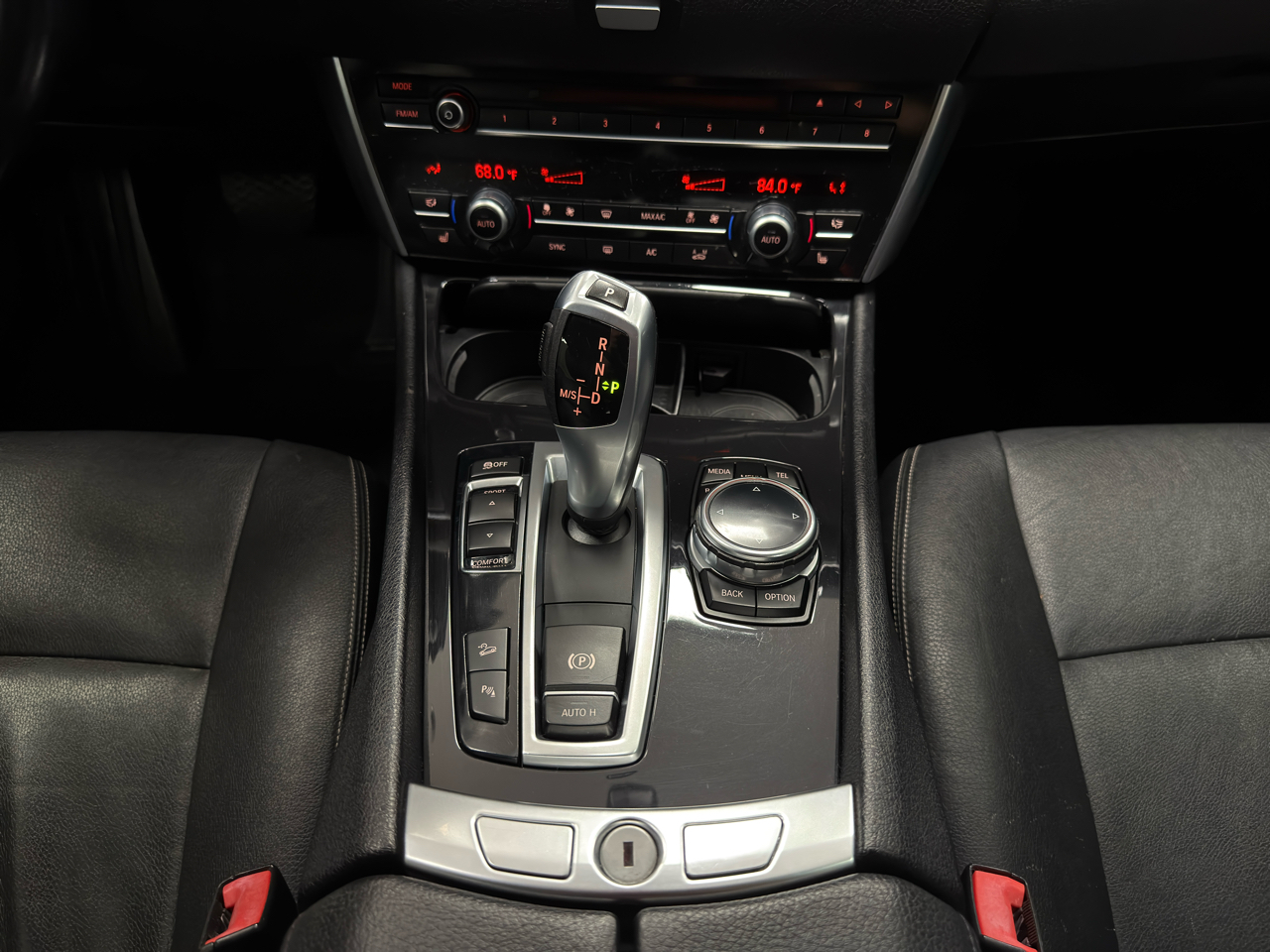 BMW 5-Series Gran Turismo 535xi GT 2014