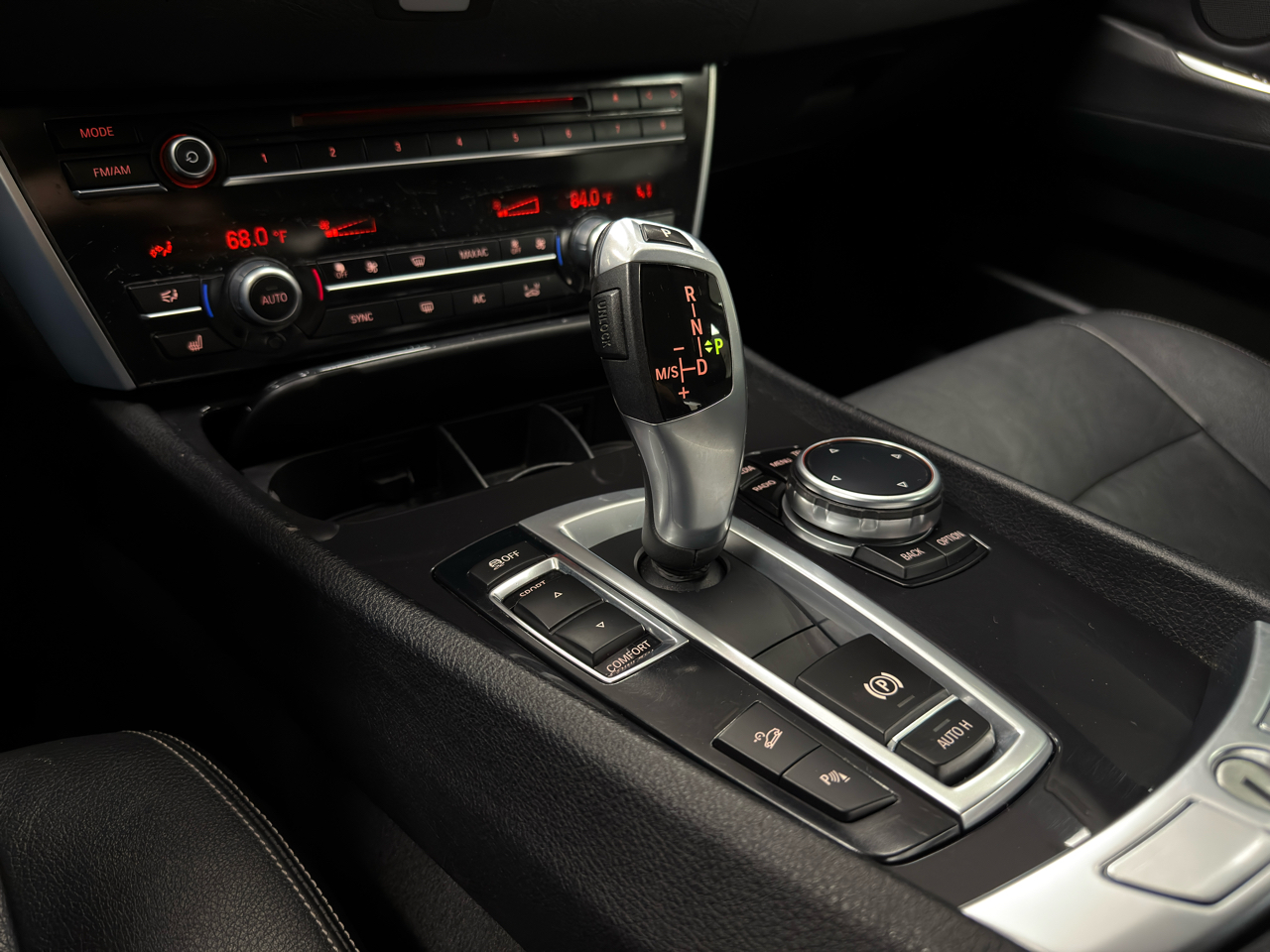 BMW 5-Series Gran Turismo 535xi GT 2014