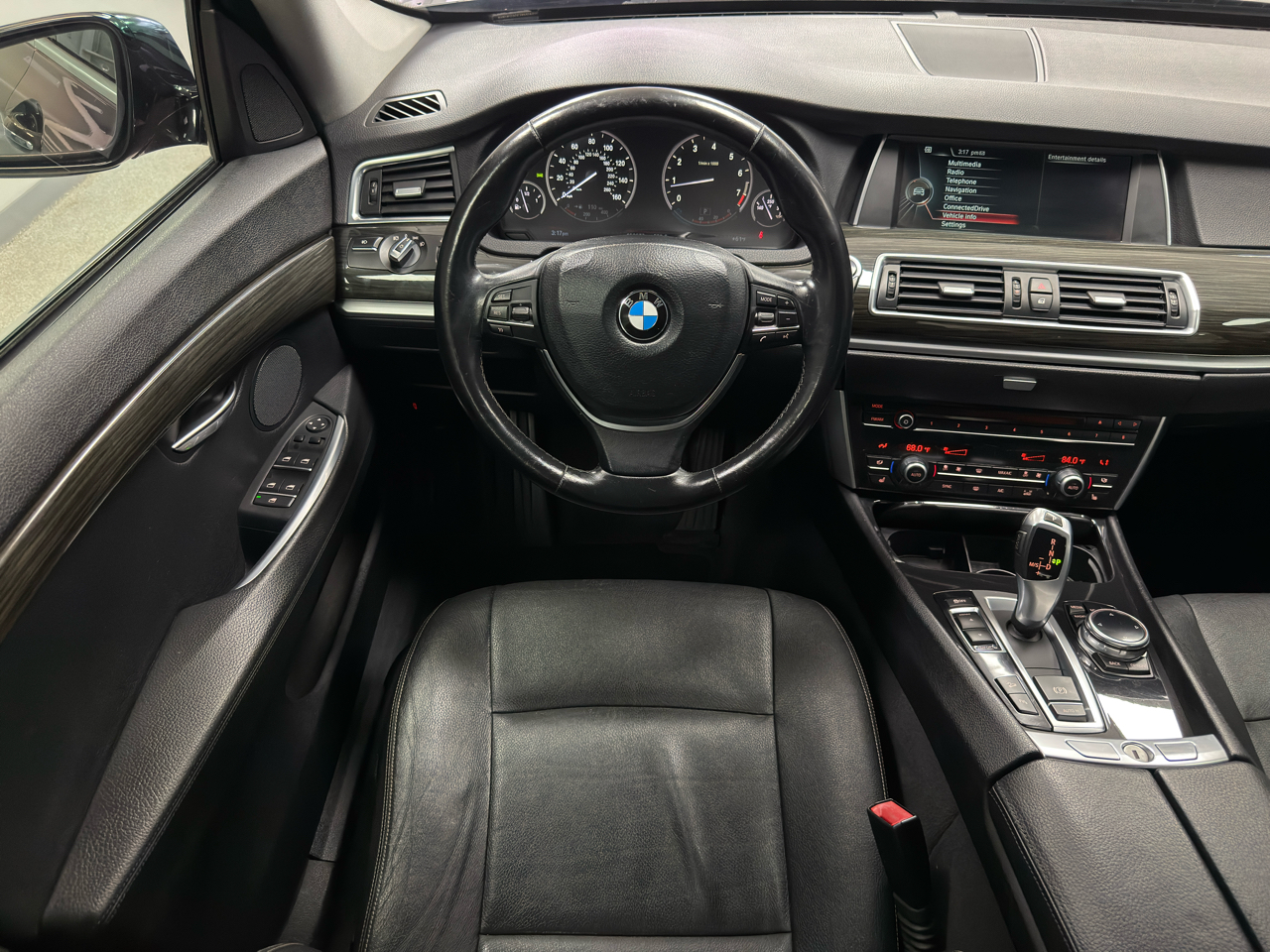 BMW 5-Series Gran Turismo 535xi GT 2014