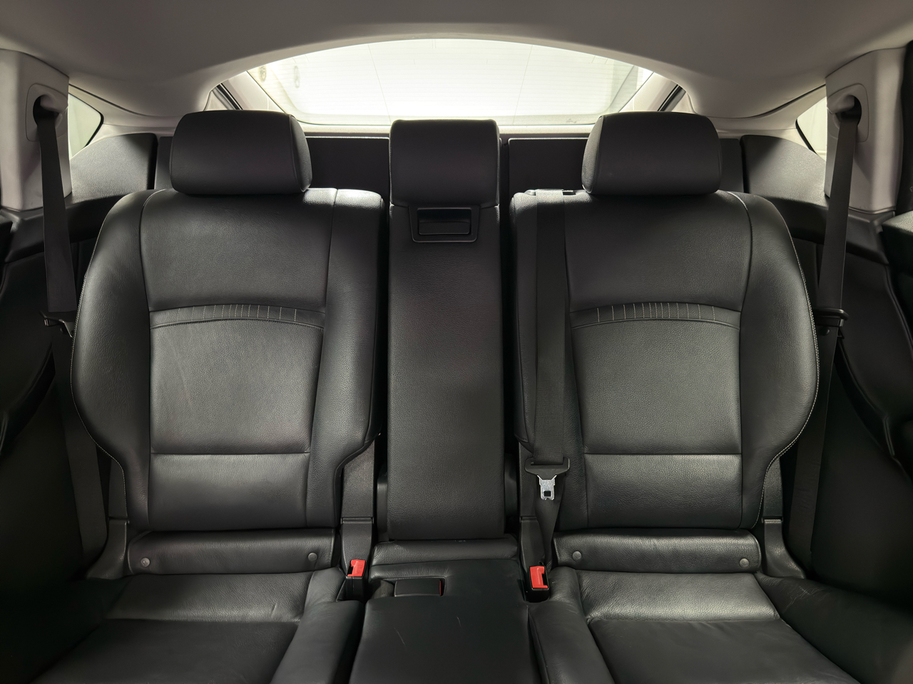 BMW 5-Series Gran Turismo 535xi GT 2014