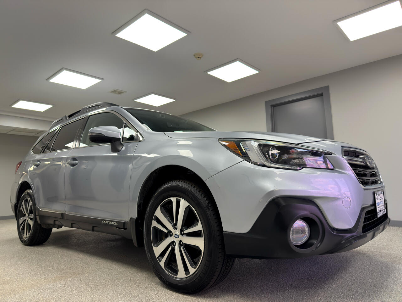 2019 Subaru Outback 3.6R Limited photo 2