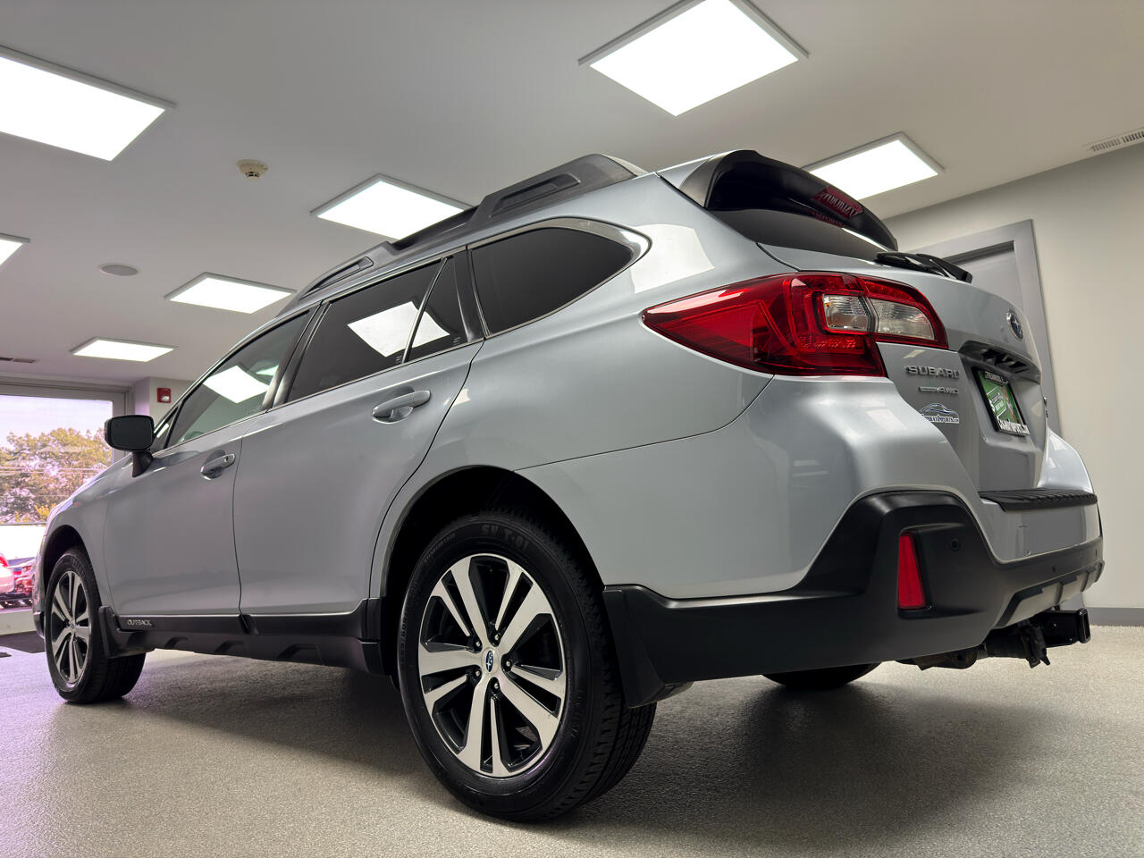 2019 Subaru Outback 3.6R Limited photo 3