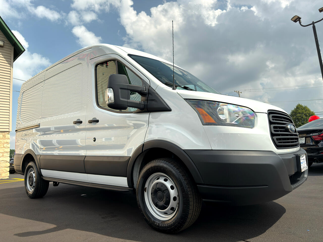 Ford Transit Van T-250 130" Med Rf 9000 GVWR Sliding RH Dr 2019