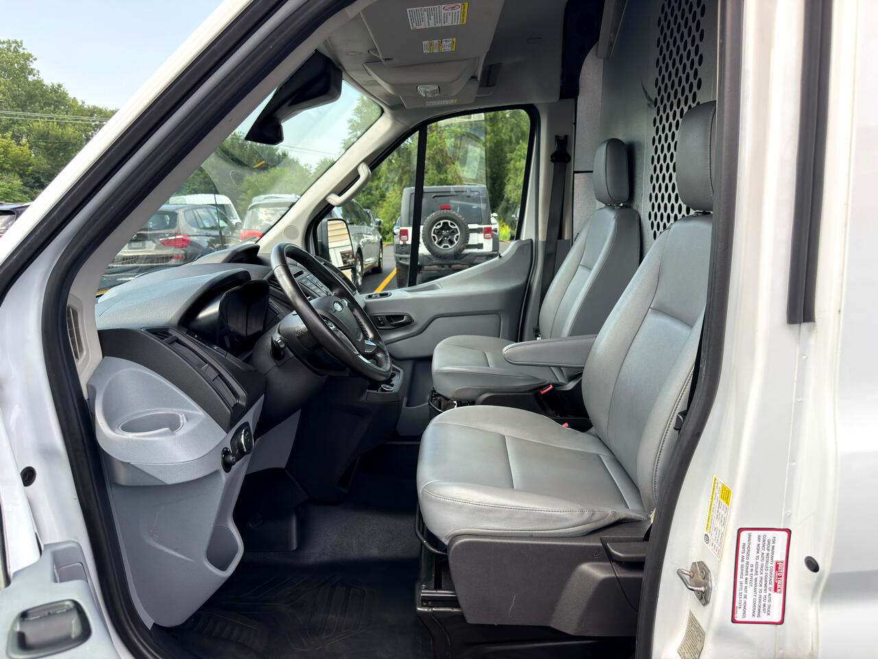 Ford Transit Van T-250 130" Med Rf 9000 GVWR Sliding RH Dr 2019
