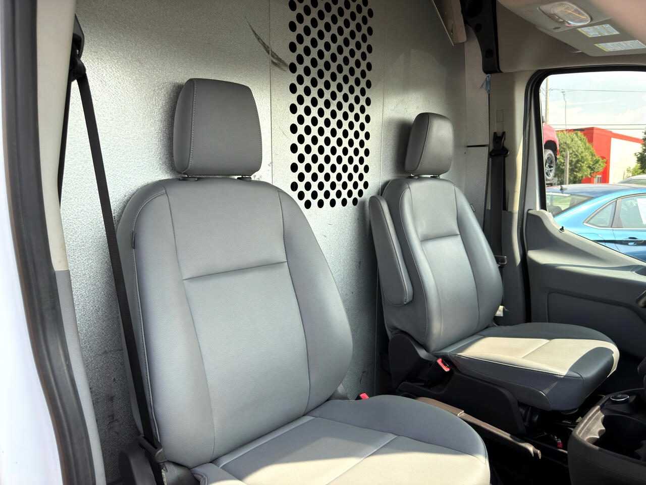Ford Transit Van T-250 130" Med Rf 9000 GVWR Sliding RH Dr 2019