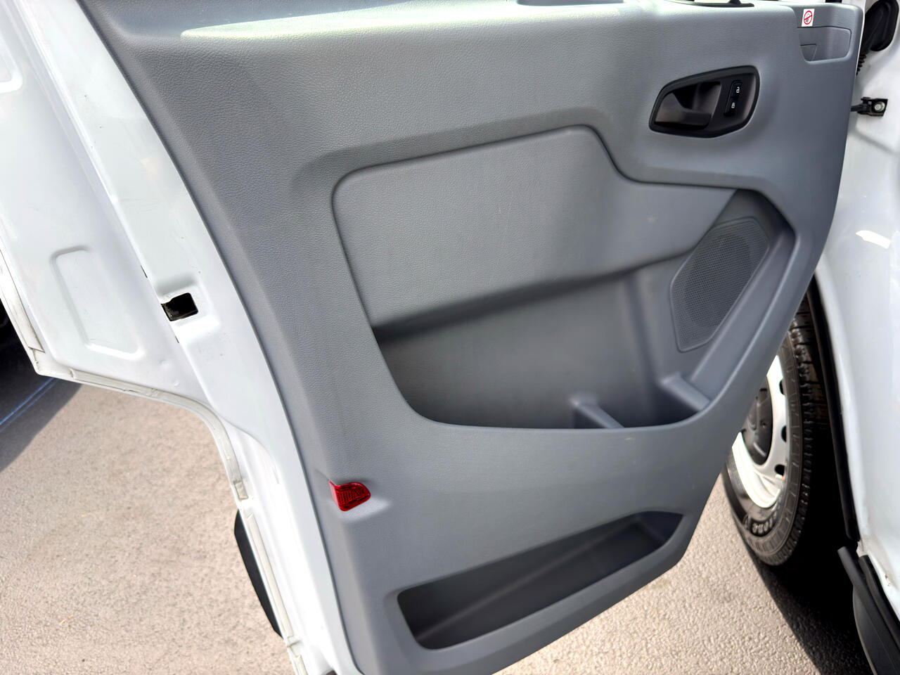 Ford Transit Van T-250 130" Med Rf 9000 GVWR Sliding RH Dr 2019
