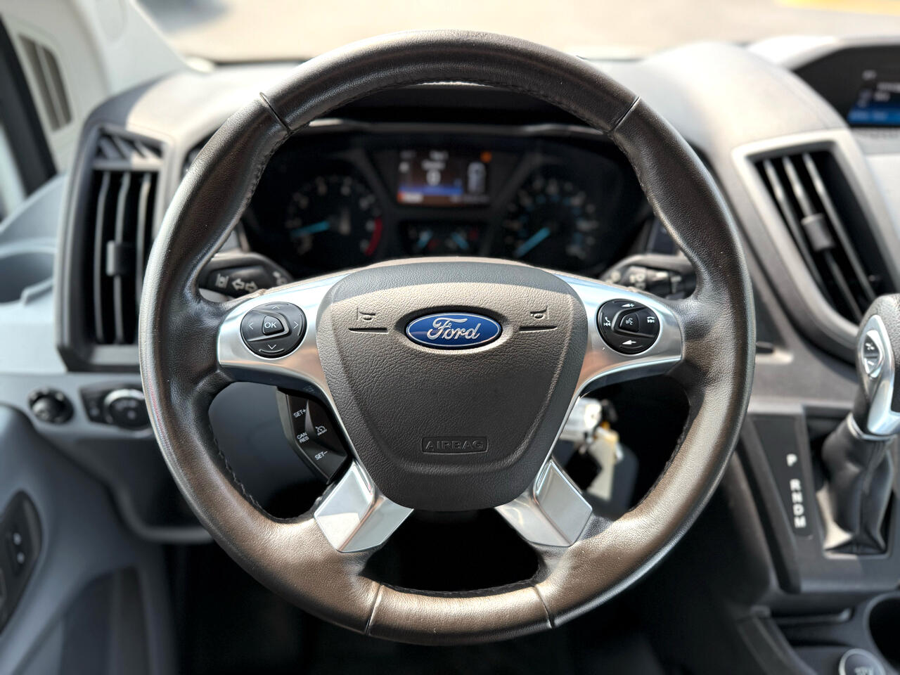 Ford Transit Van T-250 130" Med Rf 9000 GVWR Sliding RH Dr 2019