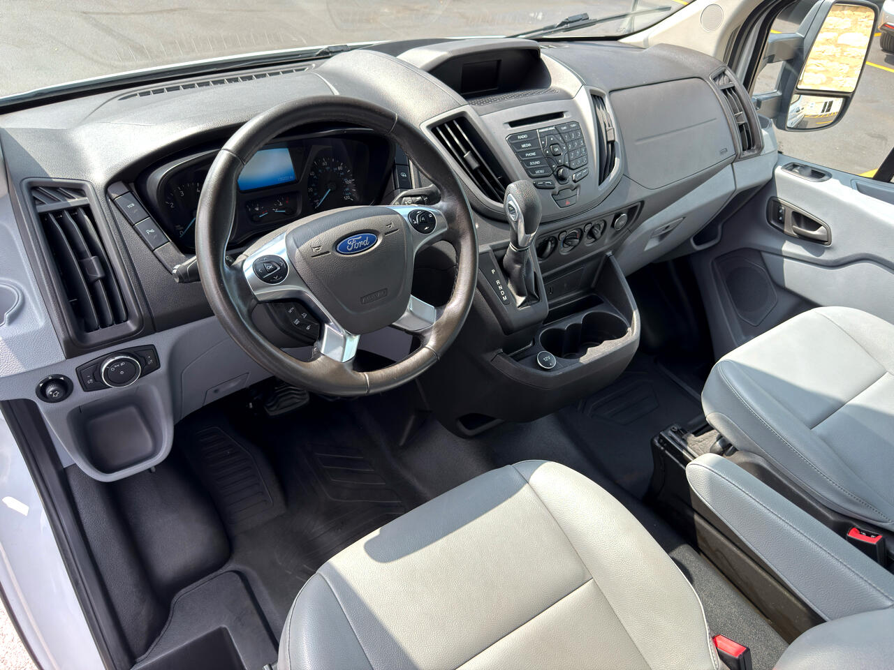 Ford Transit Van T-250 130" Med Rf 9000 GVWR Sliding RH Dr 2019