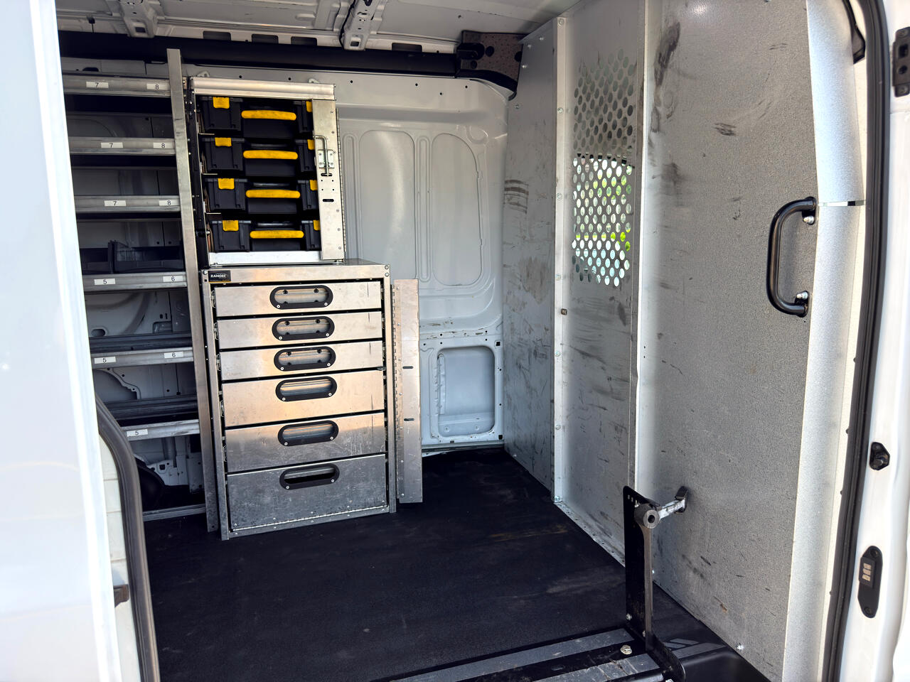 Ford Transit Van T-250 130" Med Rf 9000 GVWR Sliding RH Dr 2019