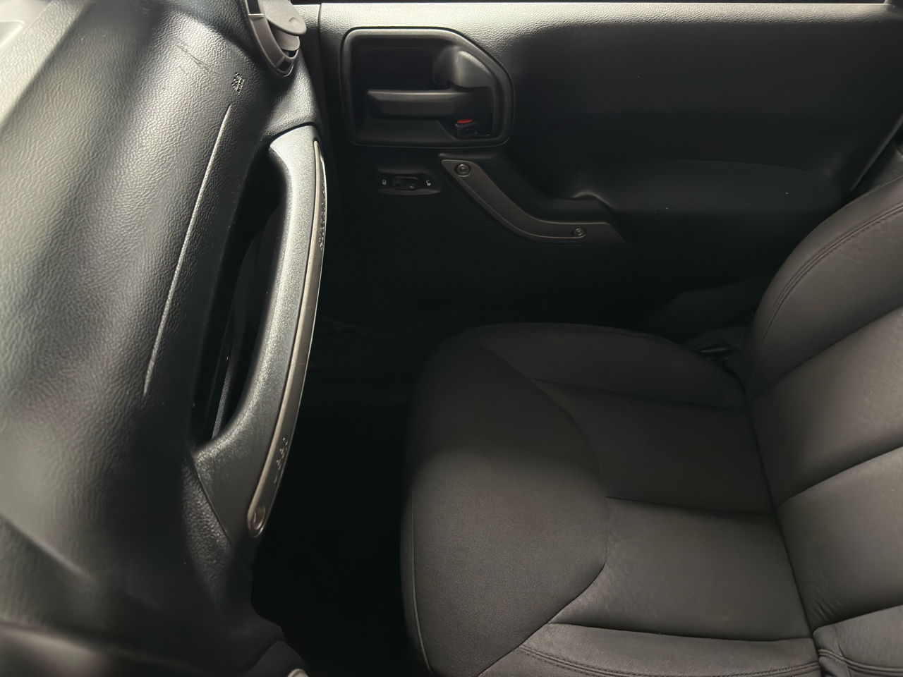 Jeep Wrangler 4WD 2dr Sport 2013