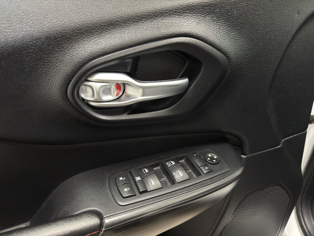 Jeep Cherokee 4WD 4dr Trailhawk 2016