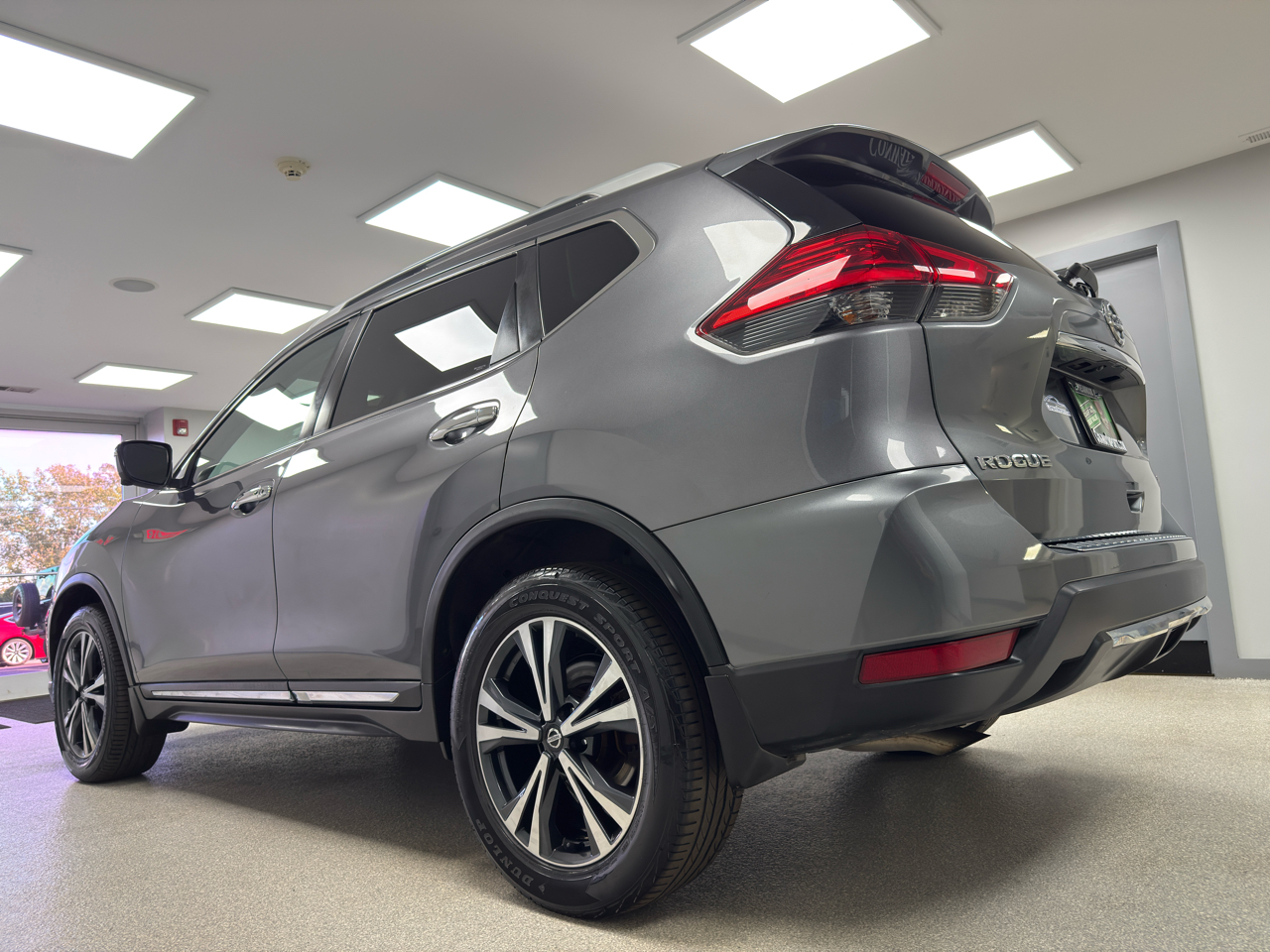 2017 Nissan Rogue SL photo 4