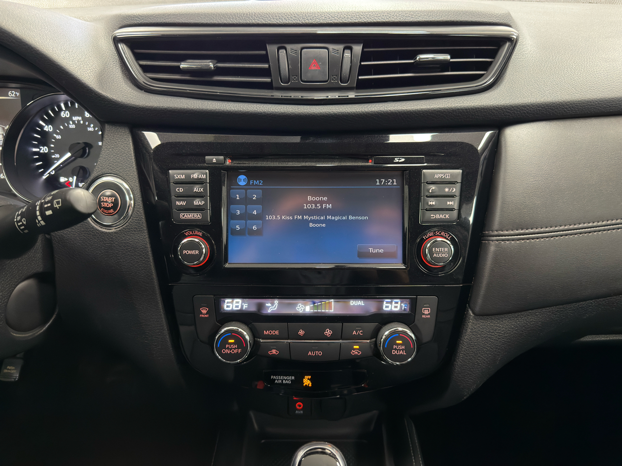 2017 Nissan Rogue SL photo 18