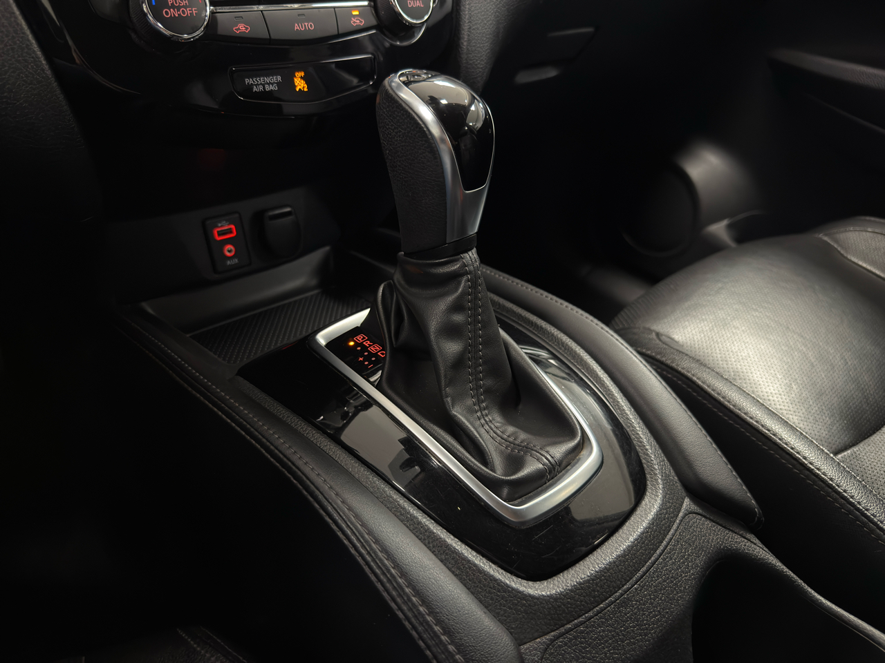 2017 Nissan Rogue SL photo 21