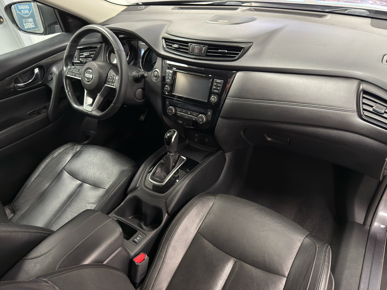 2017 Nissan Rogue SL photo 24