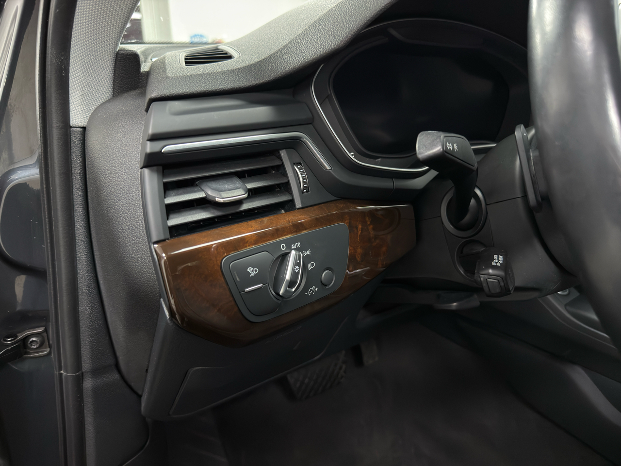 Audi A4 2.0T Premium Plus quattro Sedan 2018